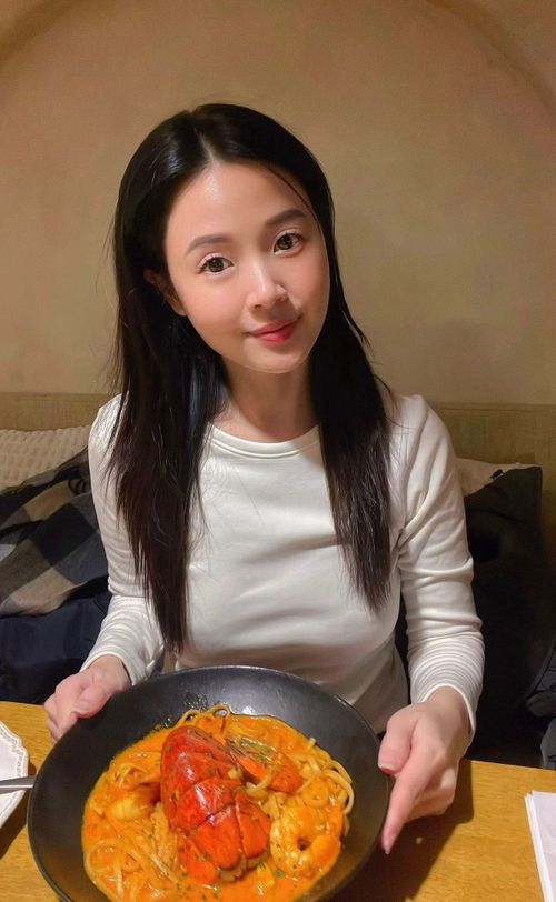 Nữ diễn viên duy trì hoạt động nghệ thuật, đi sự kiện và giảng dạy tại trường đại học.