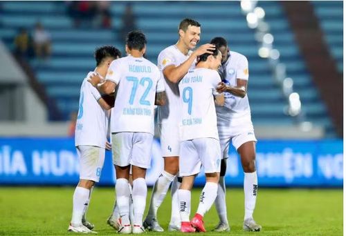 Lúc này, Thép Xanh Nam Định đang kém Công an Hà Nội FC 17 điểm và đá nhiều hơn một trận nên cơ hội bảo vệ ngôi vô địch vẫn còn dù là khá thấp.