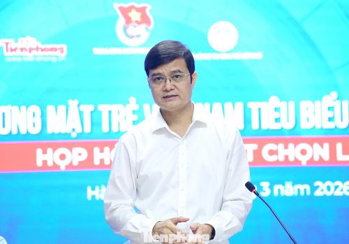 Anh Bùi Quang Huy - Ủy viên T.Ư Đảng, Bí thư thứ nhất T.Ư Đoàn, Chủ tịch Hội đồng điều hành Quỹ Hỗ trợ Tài năng trẻ Việt Nam, Chủ tịch Hội đồng Giải thưởng phát biểu mở đầu cuộc họp.