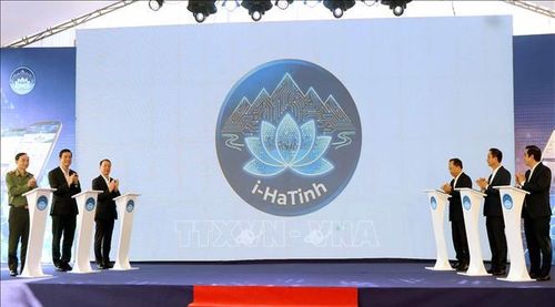 Nhấn nút vận hành Ứng dụng Công dân số Hà Tĩnh.