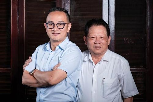 Ông Đào Hữu Huyền, Chủ tịch HĐQT Hóa chất Đức Giang và con trai Đào Hữu Duy Anh, Phó chủ tịch thường trực.