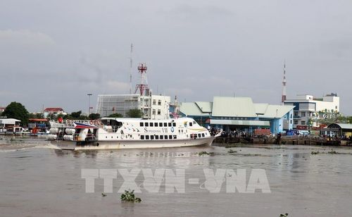 Cảng Rạch Giá phục vụ tàu cao tốc vận chuyển hành khách, hàng hóa ra các đảo và ngược lại trên vùng biển Kiên Giang. Ảnh: Lê Huy Hải - TTXVN 