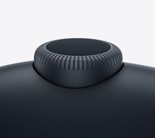 Nhấn Digital Crown để phát và tạm dừng nhạc, chụp ảnh hoặc quay video, tắt và bật tiếng trong cuộc gọi.