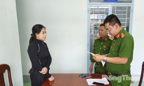 Đối tượng Hoàng Lê Thanh được vận động ra đầu thú.