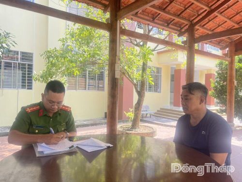 Đối tượng Đào Minh Phụng được vận động đầu thú vào chiều ngày 17-3.