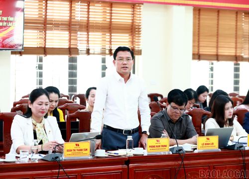 Các đồng chí lãnh đạo Ban Tuyên giáo và Dân vận Tỉnh ủy phát biểu tại buổi làm việc.