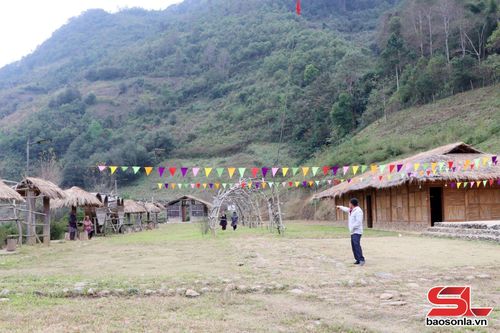 Không gian văn hóa dân tộc Mông bản Chom Khâu.