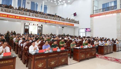 Các đại biểu tham dự hội nghị.