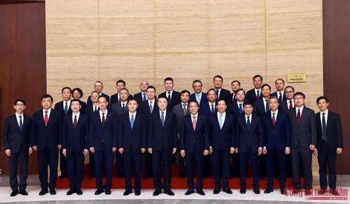 Bộ trưởng Lương Tam Quang và Bộ trưởng Vương Tiểu Hồng cùng các đại biểu.