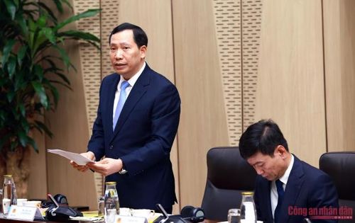 Thứ trưởng Lê Văn Tuyến trình bày tóm tắt báo cáo về tình hình hợp tác giữa hai Bộ.