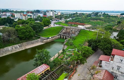 Sau khi hoàn thành, tuyến kênh Thụy Phương không chỉ là một dự án thoát nước đơn thuần, mà còn là bước đi quan trọng trong chiến lược phát triển bền vững của Hà Nội. Khi về đích đúng tiến độ, công trình sẽ góp phần giải quyết dứt điểm nỗi lo ngập úng, đồng thời tạo cú hích trong việc cải thiện môi trường sinh thái cho khu vực phía Tây Bắc Thủ đô.