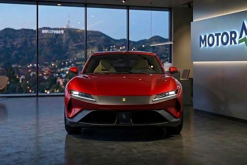 Trong kỷ nguyên mà các nhà sản xuất ôtô điện ngày càng phụ thuộc vào bên thứ ba, Ferrari chọn con đường đầy thách thức: phát triển toàn bộ thành phần chủ chốt - từ module pin, động cơ điện, bộ biến tần cho tới trục truyền động - ngay tại Maranello.