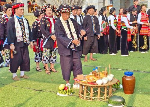 Hiện nay lĩnh vực văn hóa dân tộc chưa có Luật hay Nghị định riêng. Cục Văn hóa các dân tộc Việt Nam sẽ tham mưu để có các quy định rõ ràng và đặc biệt là kiến nghị Quốc hội ban hành cơ chế đặc thù