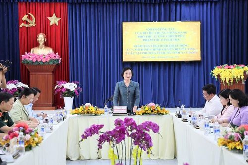 Phó Thủ tướng Phạm Thị Thanh Trà giải đáp các kiến nghị của địa phương - Ảnh: VGP/Thu Giang