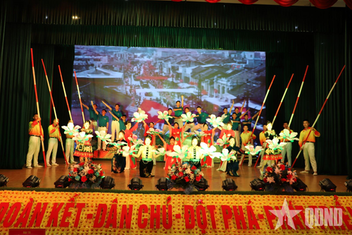 Chương trình văn nghệ chào mừng.
