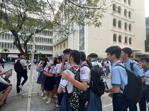 Điểm thi Trường THCS-THPT Trần Đại Nghĩa (phường Sài Gòn) tổ chức thi các môn Toán, Lịch sử, Địa lý