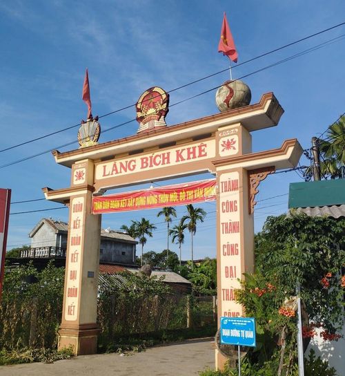 Cổng làng Bích Khê. Ảnh: ITN.