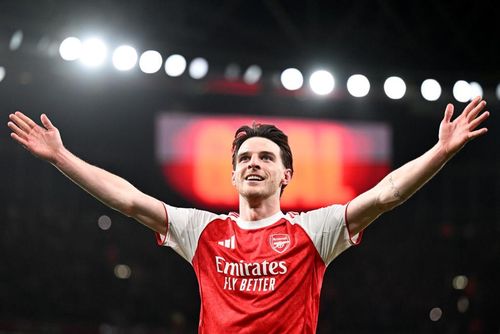 Arsenal thi đấu tưng bừng