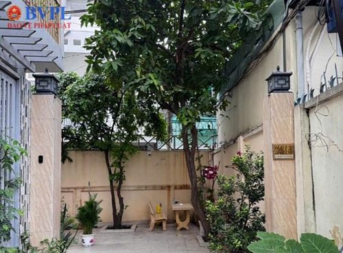  Hình ảnh tại con hẻm sau khi chủ tháo dỡ cổng sắt.