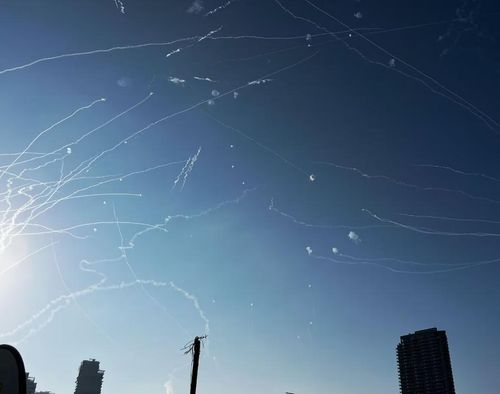 Hệ thống phòng không Vòm Sắt của Israel phản ứng trước nguy cơ tên lửa Iran tấn công Tel Aviv vào ngày 19/6/2025. Ảnh: El Pais