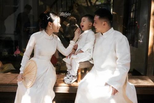 Hiện Liêu Hà Trinh đang có cuộc sống hôn nhân viên mãn bên ông xã Anh Khoa. Ảnh: FBNV.