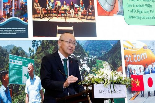 Ông Kobayashi Yosuke - Trưởng đại diện JICA tại Việt Nam thông tin về khoản vay. Ảnh: Mạnh Tuấn