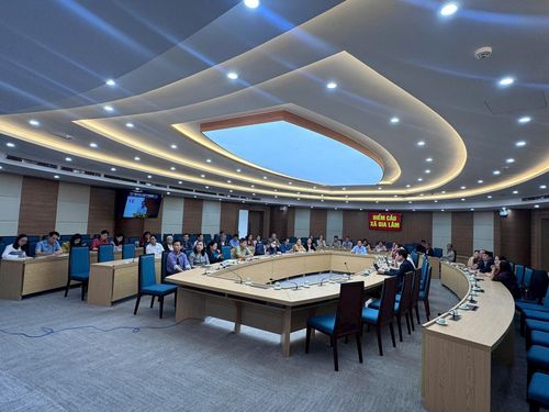 Quang cảnh hội nghị tại điểm cầu xã Gia Lâm. Ảnh: PV