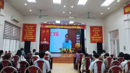 Quang cảnh hội nghị tại điểm cầu phường Nghĩa Đô. Ảnh: PV