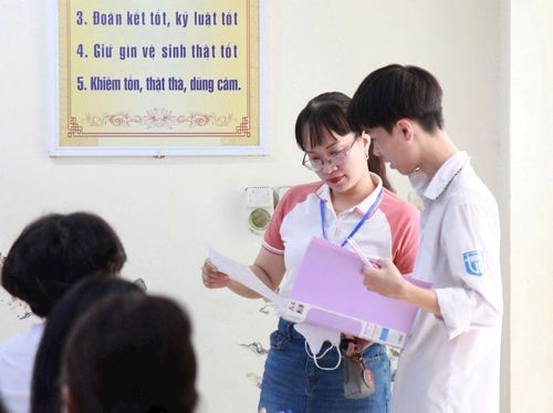 Hà Nội đẩy mạnh công nghệ số trong hỗ trợ học sinh tại các kỳ thi. Ảnh: Nam Du.