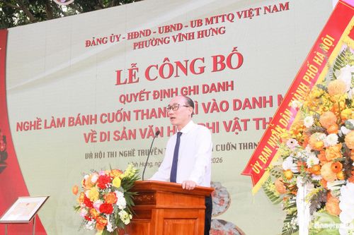 Chủ tịch UBND phường Vĩnh Hưng Phạm Hải Bình phát biểu tại buổi lễ. Ảnh: Tuấn Dũng