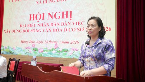 Phó Bí thư Thường trực Đảng ủy xã Phạm Thị Thanh Huyền phát biểu tại hội nghị. Ảnh: PV