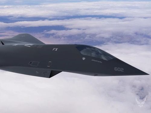 Cự ly yêu cầu như vậy lớn hơn 25% so với khả năng của F-35C và cho phép các tàu sân bay hoạt động ngoài tầm bắn hiệu quả của các hệ thống tên lửa chống hạm đặt trên bờ của đối phương.