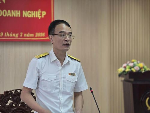 Ông Phan Tiến Lân - Trưởng Thuế thành phố Cần Thơ phát biểu tại hội nghị. Ảnh Phạm Ngọc. 