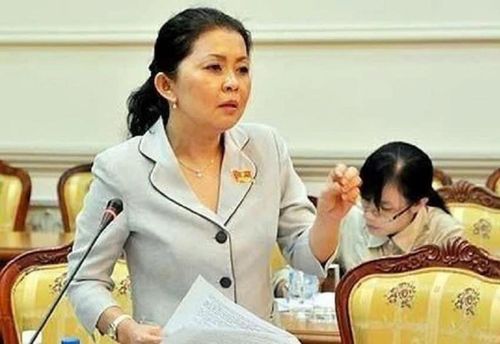 Cựu Giám đốc Sở Tài chính TP.HCM Đào Thị Hương Lan hiện bỏ trốn, được TAND TP.HCM kêu gọi ra đầu thú.
