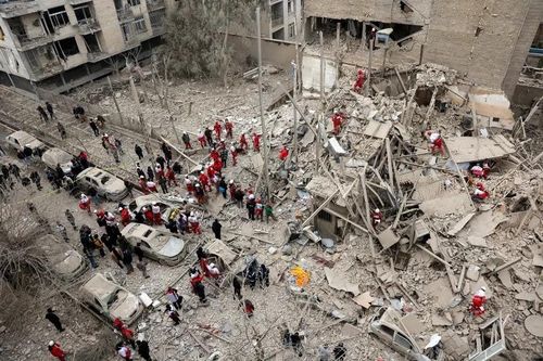  Hiện trường một vụ tấn công vào tòa nhà dân cư ở Tehran, Iran hôm 16/3. Ảnh: WANA News Agency. 