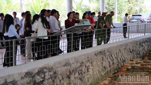  Phó Thủ tướng Phạm Thị Thanh Trà khảo sát Khu di tích Óc Eo-Ba Thê. 