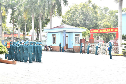 Thực hành huấn luyện chiến thuật. 