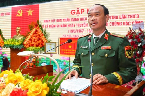 Thiếu tướng Nguyễn Quốc Duẩn - Chính ủy Binh chủng Đặc công, phát biểu tại chương trình.