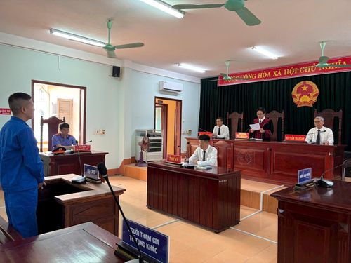 Toàn cảnh phiên tòa xét xử vụ án.