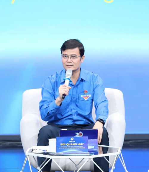 Anh Bùi Quang Huy, Ủy viên Trung ương Đảng, Bí thư thứ nhất Trung ương Đoàn trả lời câu hỏi của đoàn viên gửi về Diễn đàn