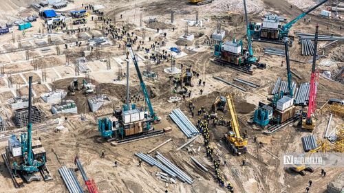 Sân vận động Trống Đồng dự kiến hoàn thành vào năm 2028. Các hạng mục còn lại của Khu đô thị thể thao Olympic được đặt mục tiêu hoàn tất vào khoảng năm 2035.