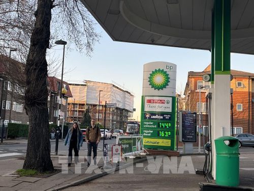 Trạm xăng BP ở Horn Ln, London. Ảnh: Hương Giang - PV TTXVN tại Anh 