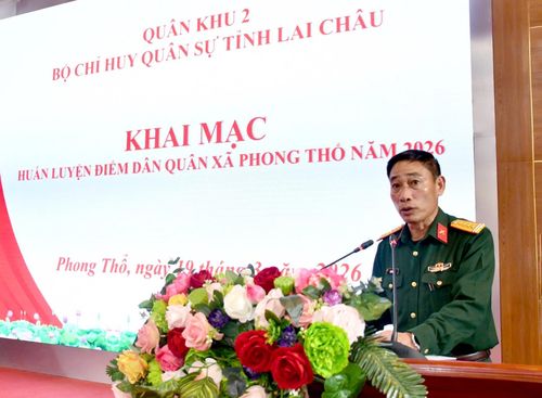 Đại tá Hoàng Văn Kỳ - Phó Chỉ huy trưởng, Tham mưu trưởng Bộ CHQS tỉnh phát biểu chỉ đạo tại Lễ khai mạc. 