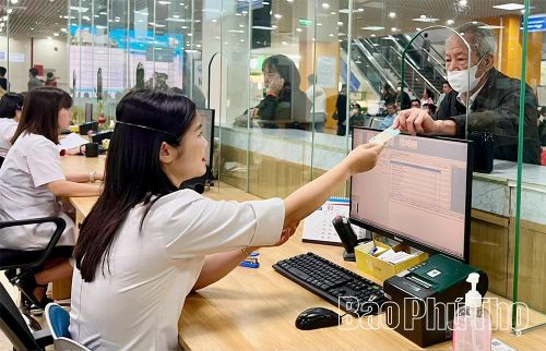 Sử dụng căn cước công dân khi đăng ký khám chữa bệnh đem lại nhiều thuận lợi cho người dân.
