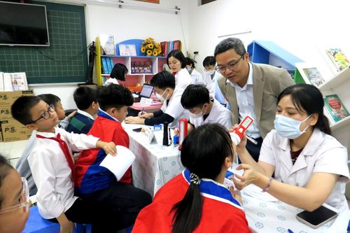 Bác sĩ Nguyễn Vũ Trung, Phó Giám đốc Bệnh viện Đa khoa Hà Đông (Hà Nội), Phụ trách khoa Răng Hàm Mặt cho biết, phần lớn các bệnh lý răng miệng phổ biến. Ảnh: BVCC