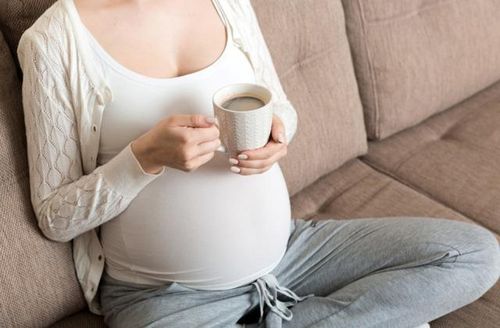 Ngoài cà phê, bà bầu cần chú ý hàm lượng caffeine trong thực phẩm và đồ uống khác.