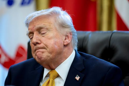  Tổng thống Mỹ Donald Trump trong lúc trả lời câu hỏi của phóng viên tại Nhà Trắng ngày 16/3. Ảnh: Reuters. 