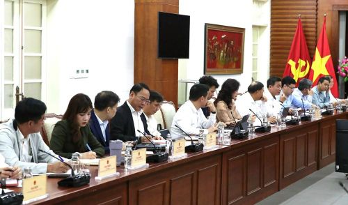 Các đại biểu dự buổi làm việc