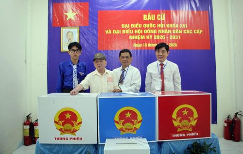 Cử tri khu vực bỏ phiếu khu phố 4, phường Chánh Hưng, TP.HCM trong ngày bầu cử 15.3 vừa qua