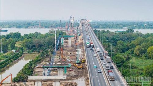 Công trường thi công dự án mở rộng đường cao tốc Thành phố Hồ Chí Minh-Long Thành (do VEC làm chủ đầu tư)